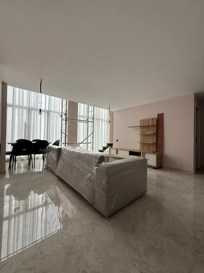 Tirane, shitet apartament 1+1 , 72 m² 132.000 € 