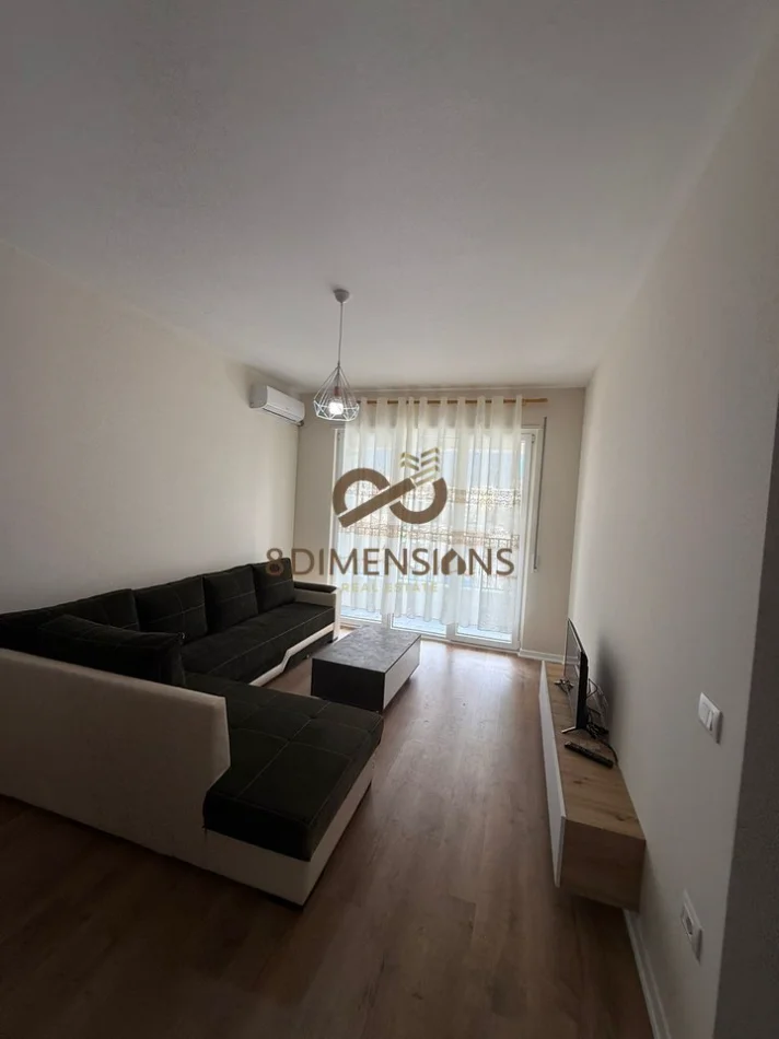 Tirane, jepet me qera apartament 1+1+Ballkon Kati 3, 70 m² 550 € (5 maji)
