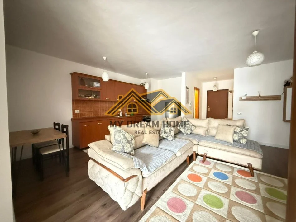 Durres, jepet me qera apartament 1+1 Kati 4, 60 m² 450 € (VOLLGA)