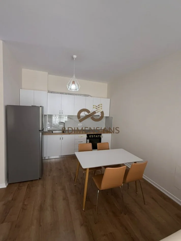 Tirane, jepet me qera apartament 1+1+Ballkon Kati 3, 70 m² 550 € (5 maji)