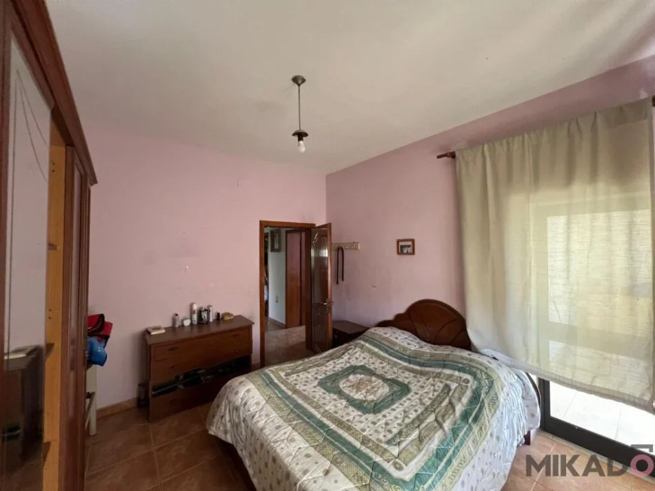Tirane, jepet me qera apartament 3+1 Kati 2, 132 m² 550 €
