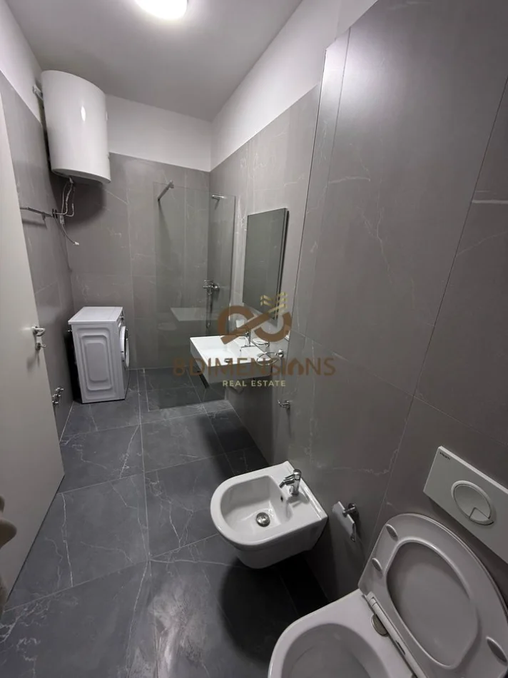Tirane, jepet me qera apartament 1+1+Ballkon Kati 3, 70 m² 550 € (5 maji)