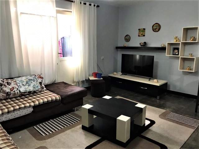 Tirane, shitet apartament 83 m² 75.240 Euro