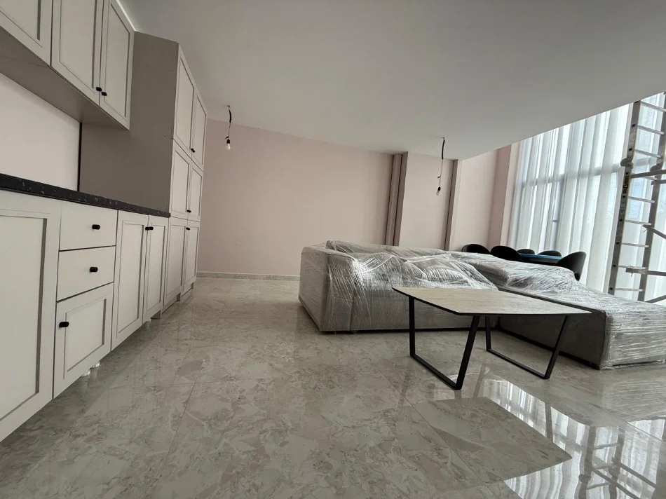 Tirane, shitet apartament 1+1 , 72 m² 132.000 € 
