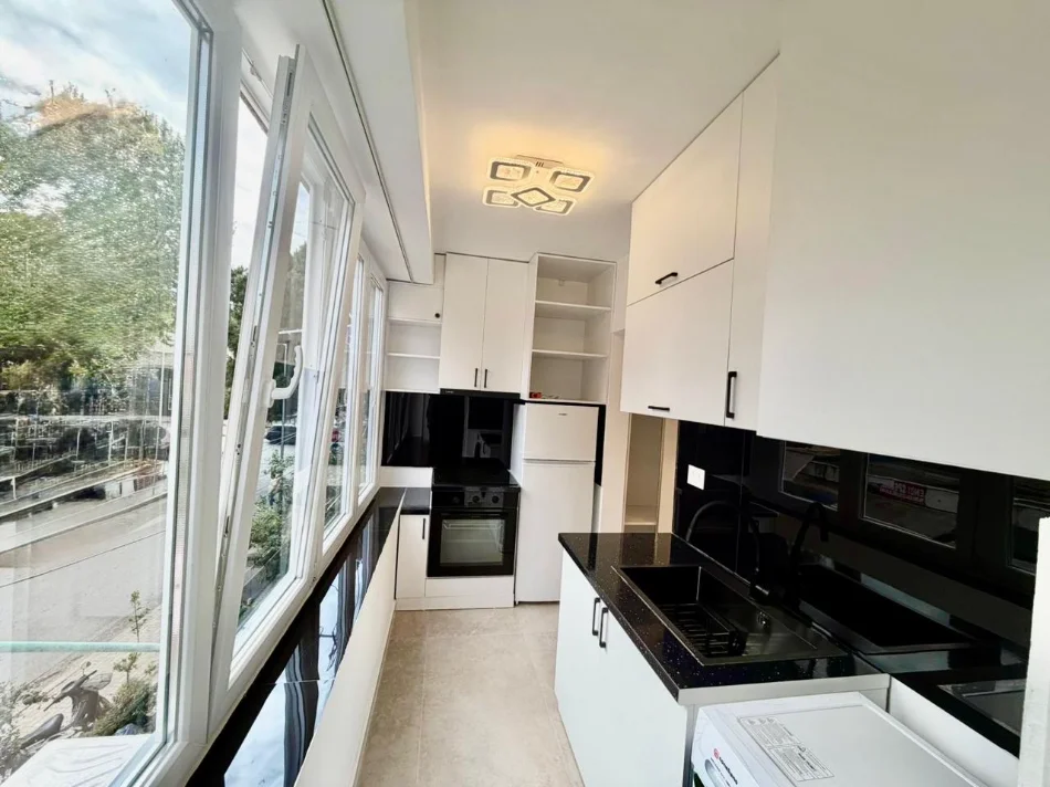 Tirane, shitet garsonier 1+1 , 30 m² (Restorant Durresi)