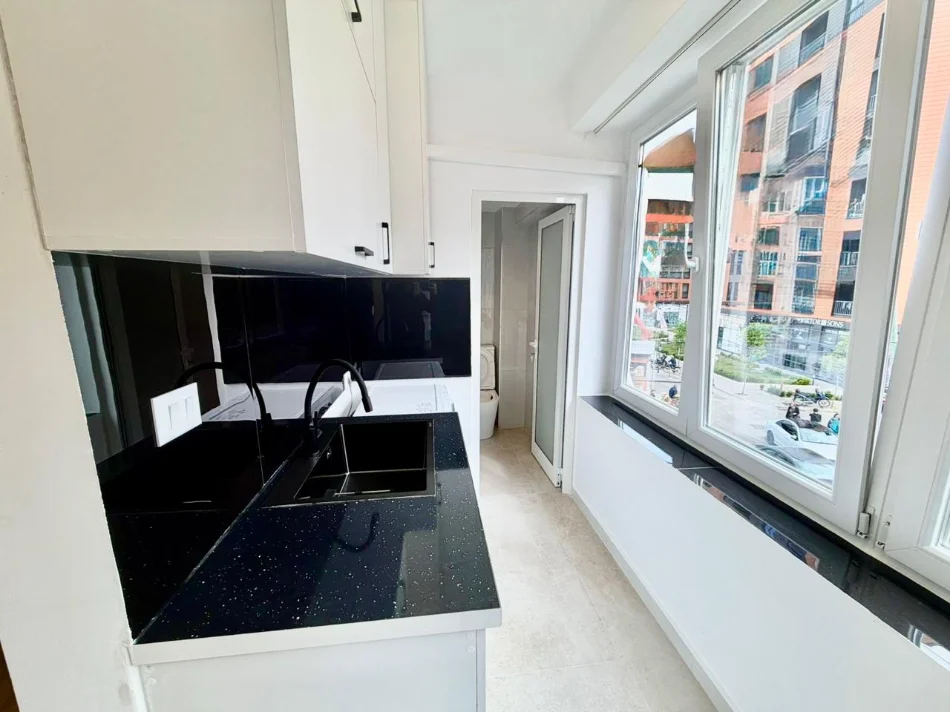 Tirane, shitet garsonier 1+1 , 30 m² (Restorant Durresi)