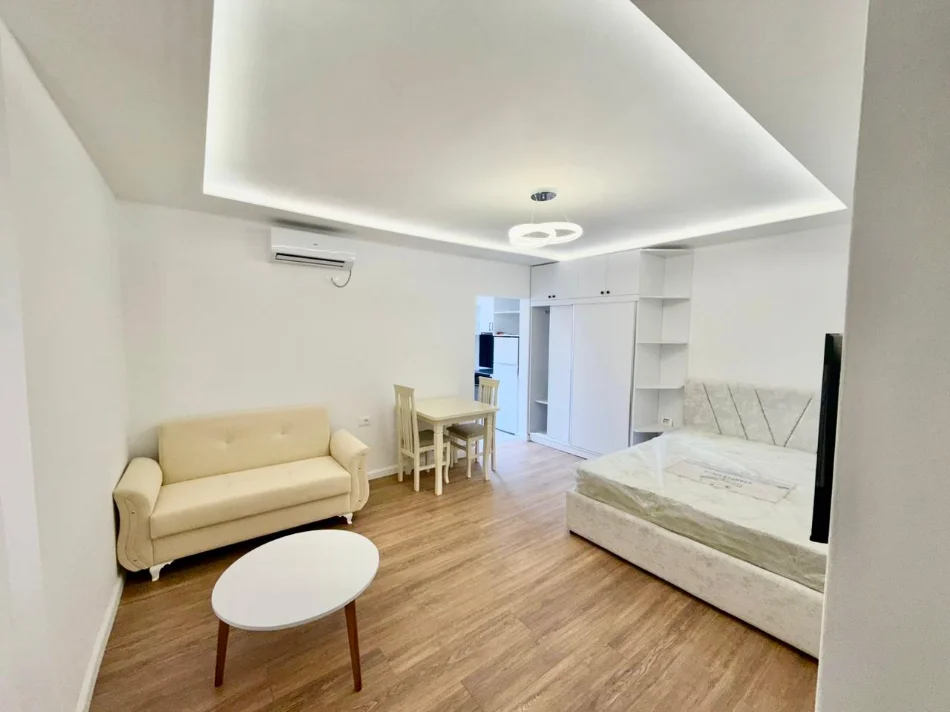 Tirane, shitet garsonier 1+1 , 30 m² (Restorant Durresi)
