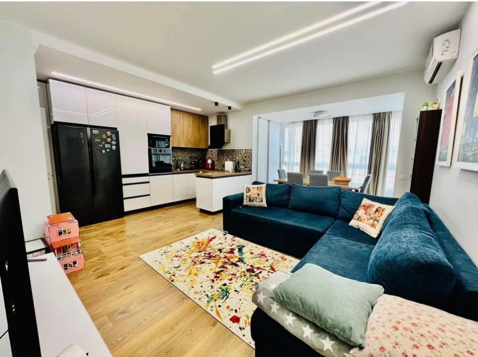 Tirane, shitet apartament 2+1 , 100 m² 198.000 € (Qendra Kristal)