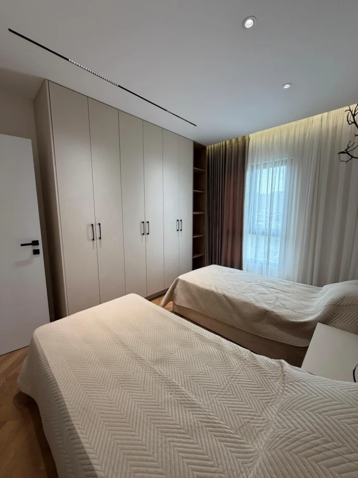 Tirane, shitet apartament 2+1 , 101 m² (Perballe Delijorgji)