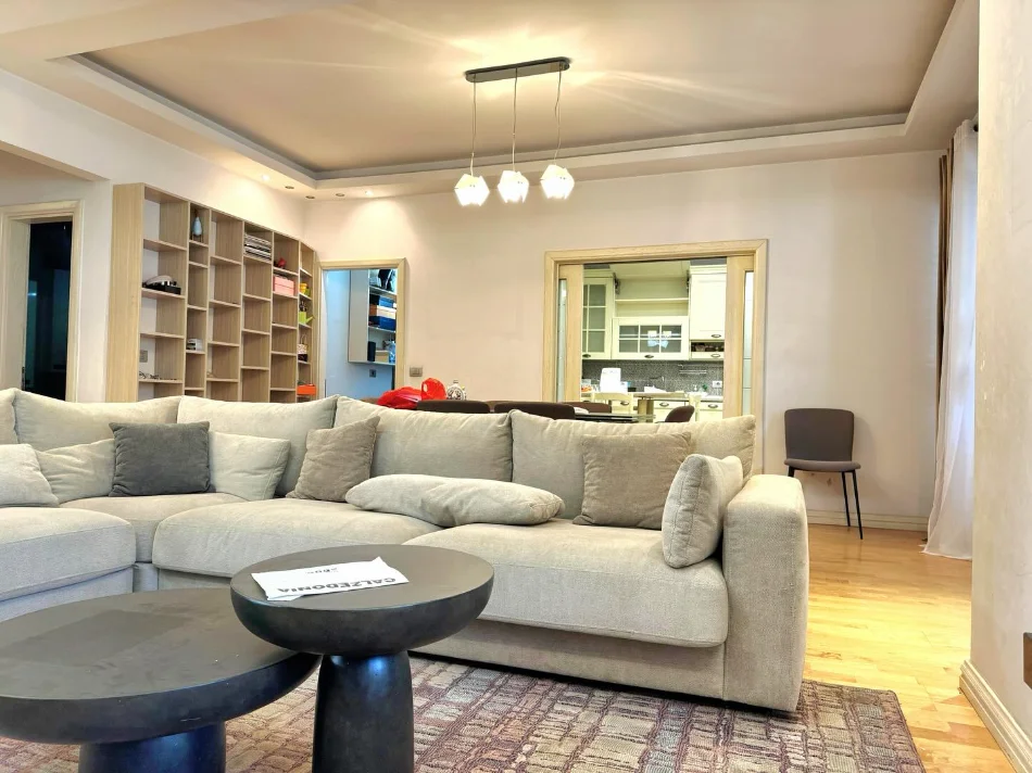 Tirane, shitet apartament 2+1 , 380.000 € (Prane Karburant Kastrati)