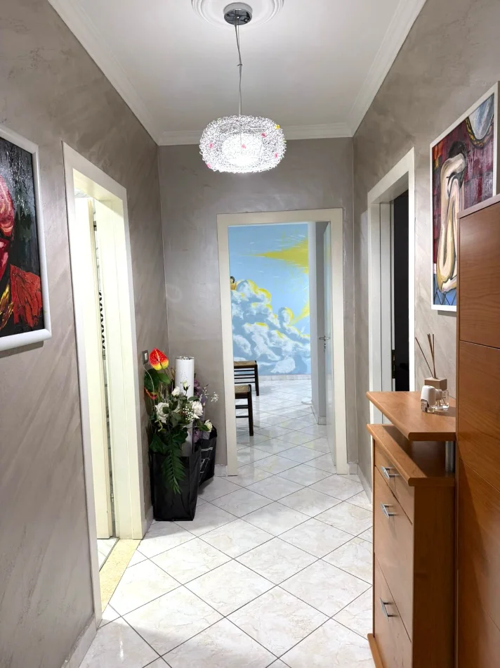 Tirane, shitet apartament 2+1 , 116 m² 197.200 € (laprake)