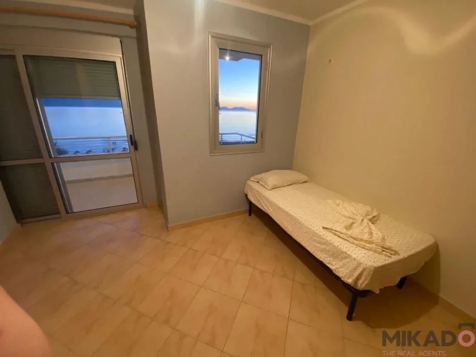 Vlore, jepet me qera apartament 3+1 , 128 m² 