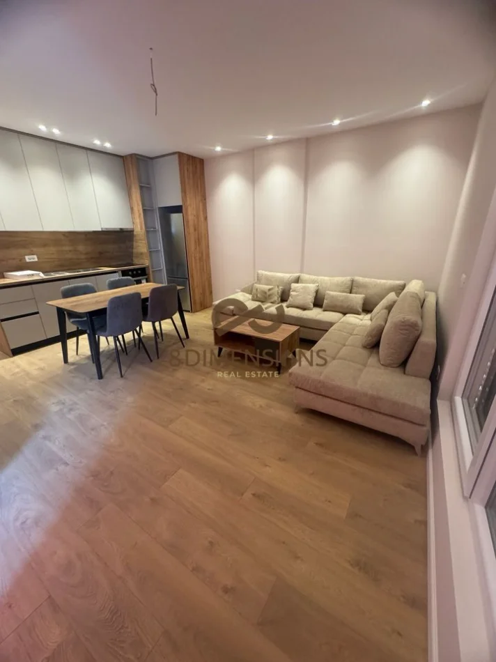 Tirane, jepet me qera apartament 1+1+Ballkon Kati 2, 65 m² 650 € (bulevardi i ri)