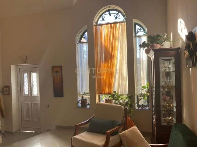 Tirane, shitet Vile 2 Katshe Kati 2, 260 m² 298.000 Euro (RRUGA DALIP TOPI)