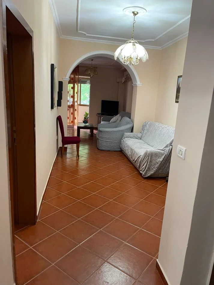 Tirane, jepet me qera apartament 2+1, Kati 3, 87 m² 550 € (te 21 Dhjetori)