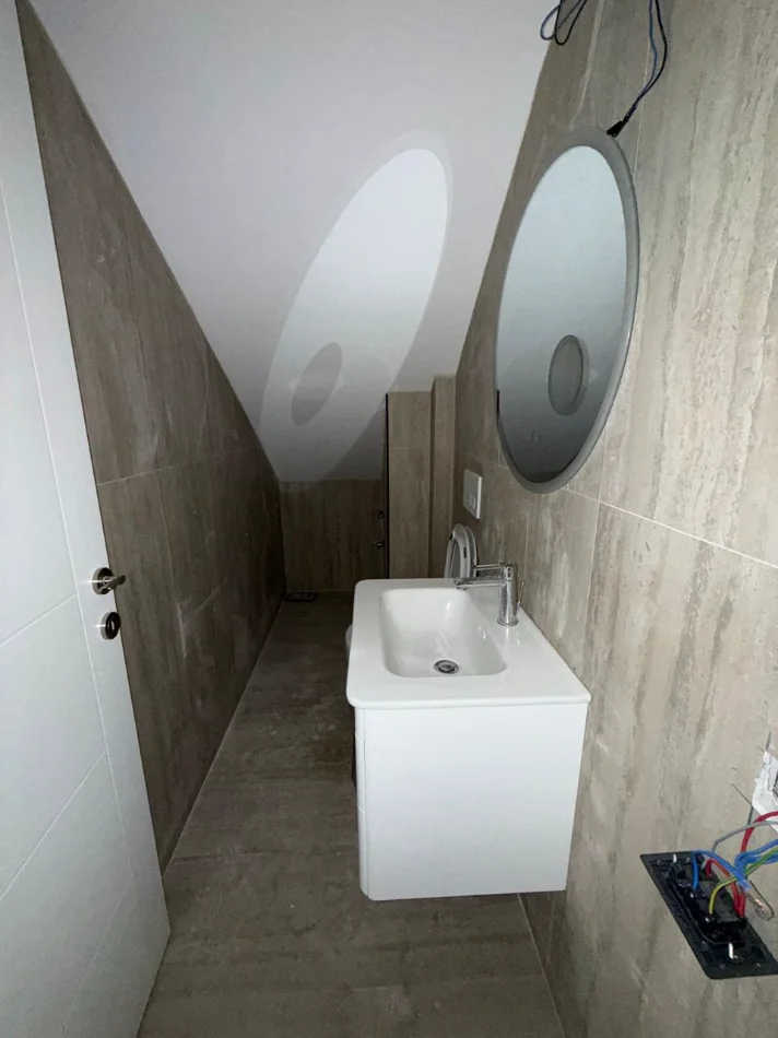 Tirane, shitet apartament 1+1 , 72 m² 132.000 € 