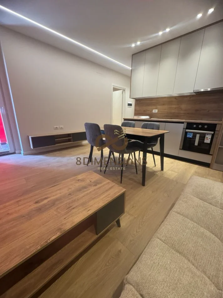 Tirane, jepet me qera apartament 1+1+Ballkon Kati 2, 65 m² 650 € (bulevardi i ri)