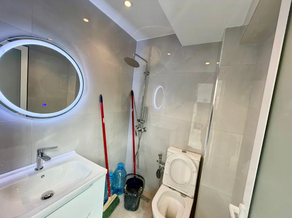 Tirane, shitet garsonier 1+1 , 30 m² (Restorant Durresi)