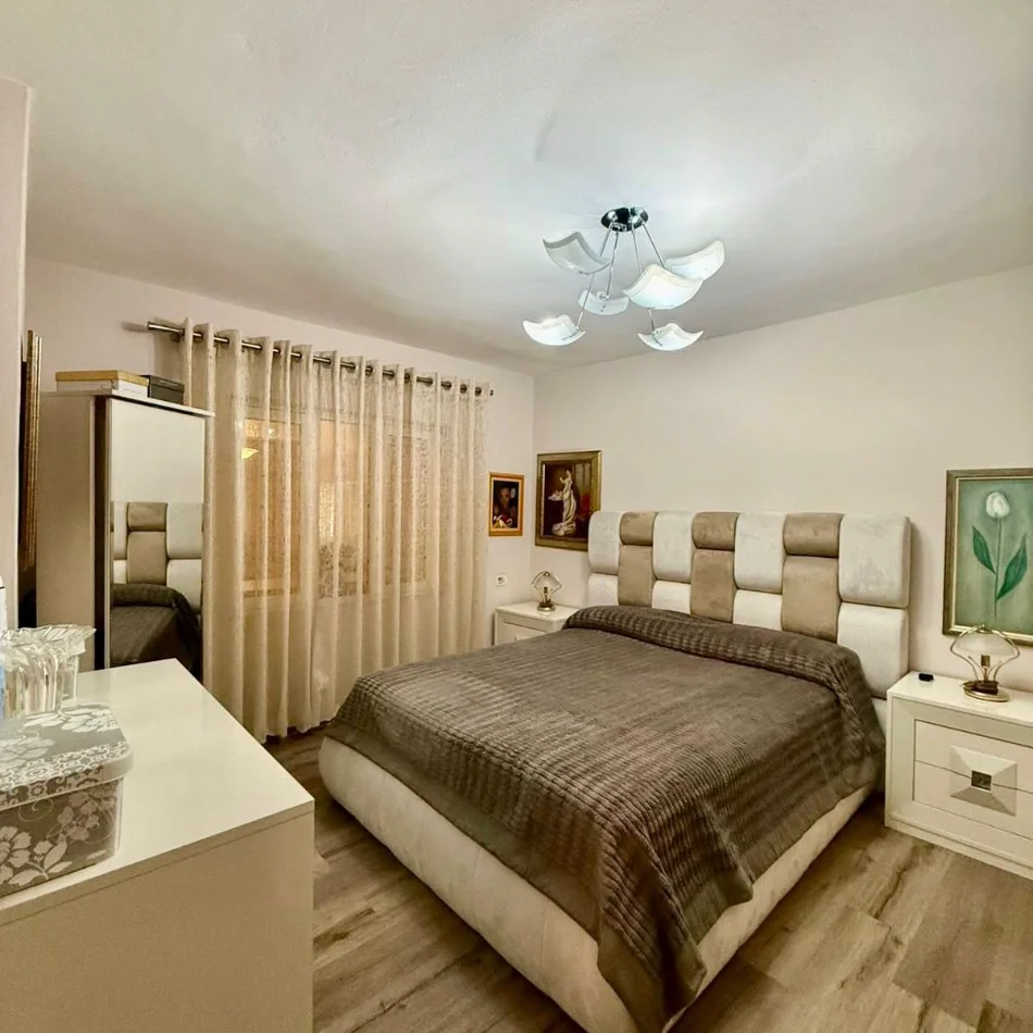 Tirane, shitet apartament 2+1 Kati 4, 104 m² 225.000 € (21 dhjetori)