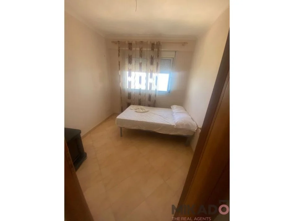 Vlore, jepet me qera apartament 3+1 , 128 m² 