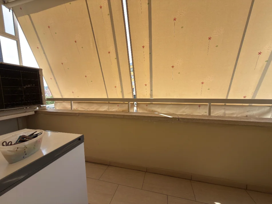Tirane, jepet me qera apartament 2+1+Ballkon Kati 6, 110 m² 800 € (Rruga Tefta Tashko)