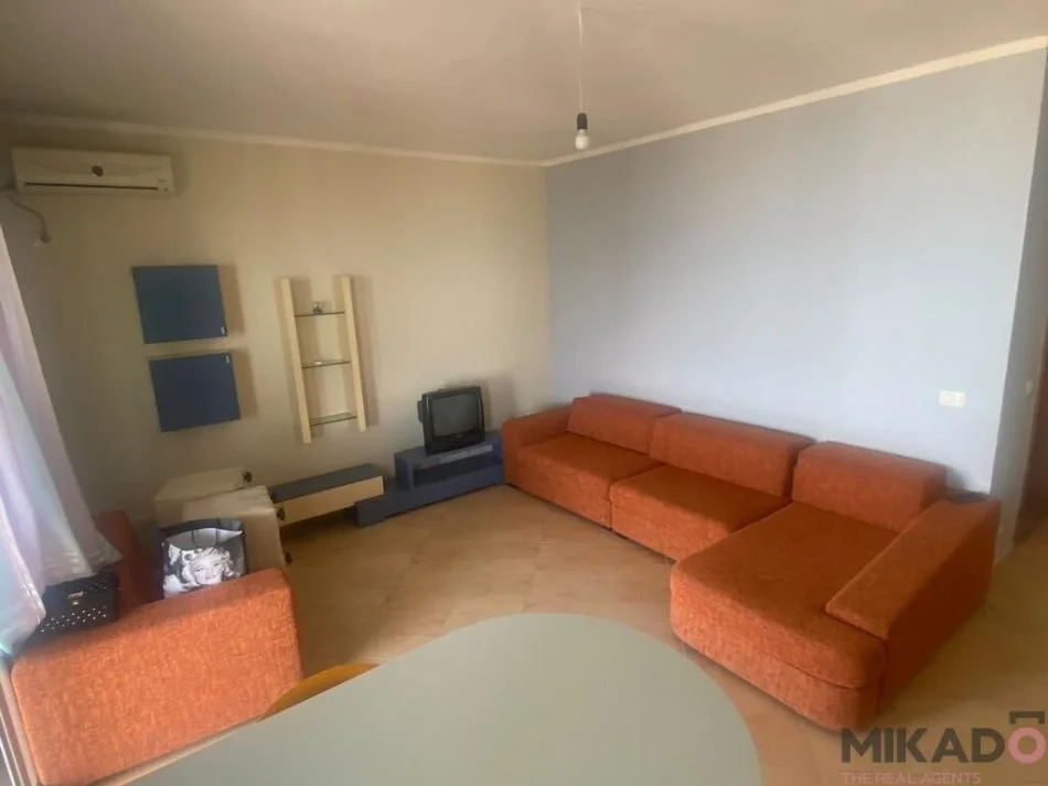 Vlore, jepet me qera apartament 3+1 , 128 m² 