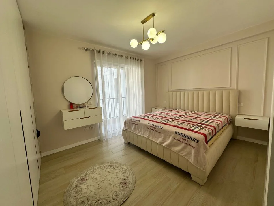 Tirane, jepet me qera apartament 2+1+Ballkon Kati 3, 106 m² 600 € (RRUGA 3 DESHMORET . YZBERISHT)