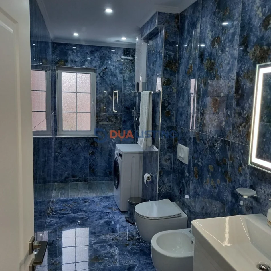 Tirane, jepet me qera apartament 1+1+Aneks+Ballkon , 70 m² 650 € (Rruga e Kosovarëve)