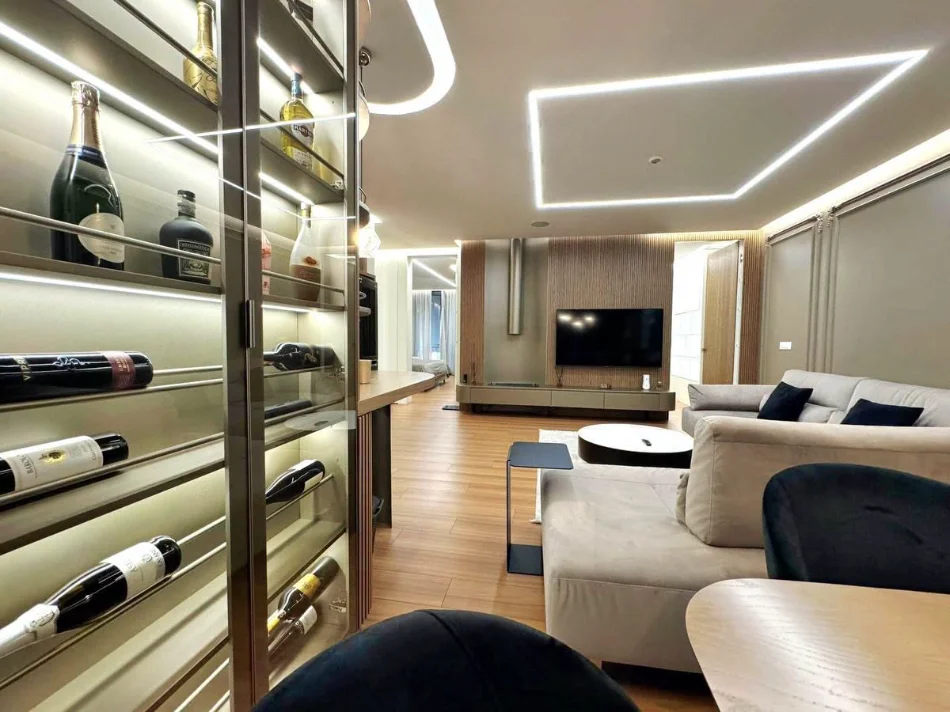 Tirane, shitet apartament 2+1 , 135 m² 375.000 € (Square 21)