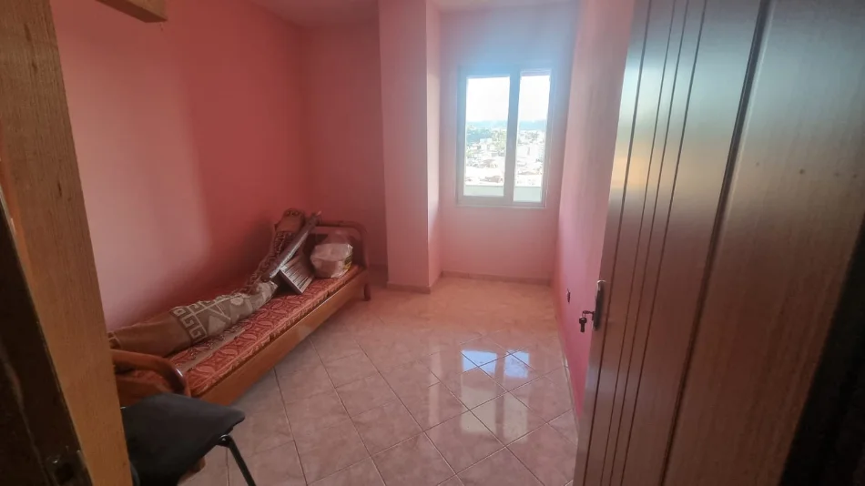 Tirane, jepet me qera apartament 2+1 Kati 7, 107 m² 400 € (Rruga 3 Deshmoret ne Yzberisht)