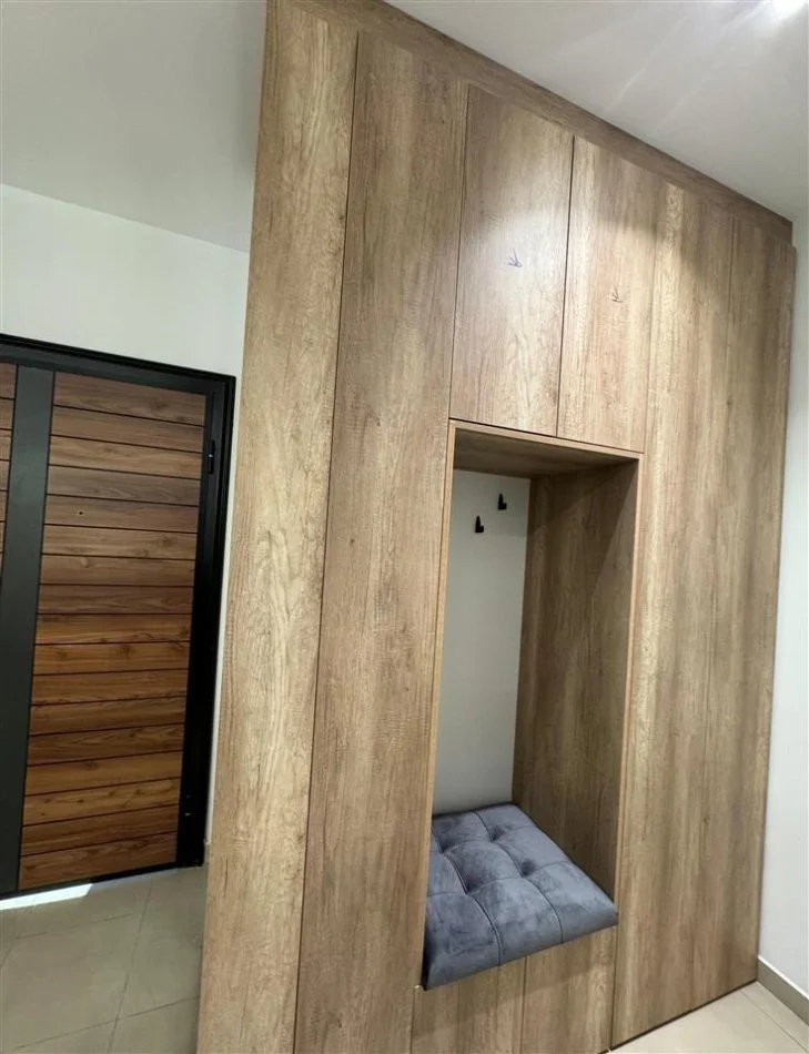 Tirane, jepet me qera apartament 1+1+Ballkon Kati 1, 60 m² 500 € (rruga Ferit Xhajko)