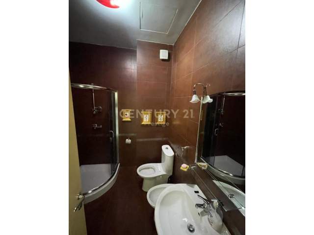 Tirane, jepet me qera ambjent biznesi Kati 2, 70 m² 700 Euro (Rruga e Kosovareve)