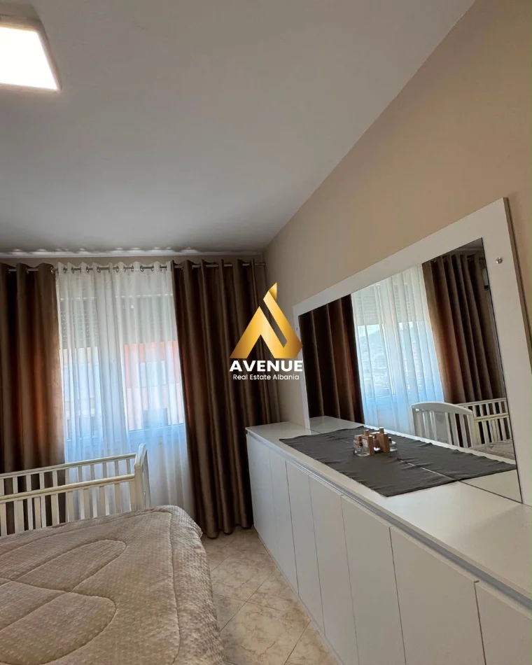 Tirane, jepet me qera apartament 2+1+Ballkon , 95 m² 750 € (Rruga Muhamet Gjollesha)