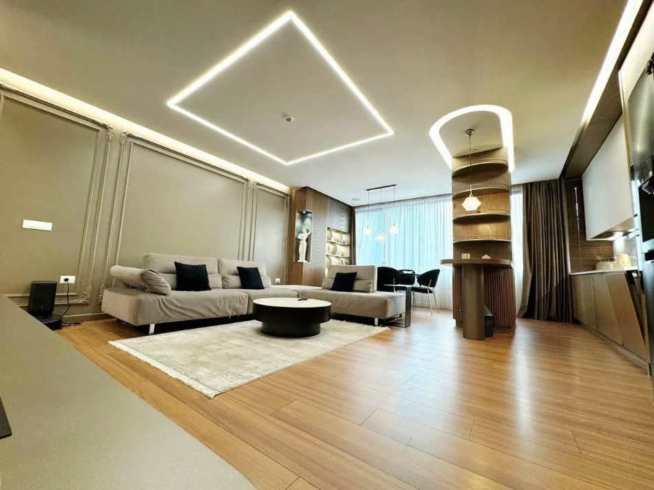 Tirane, shitet apartament 2+1 , 135 m² 375.000 € (Square 21)