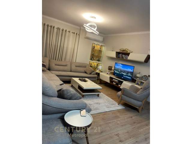 Tirane, shitet apartament 2+1+BLK Kati 5, 100 m² 120.000 Euro (Casa Italia)