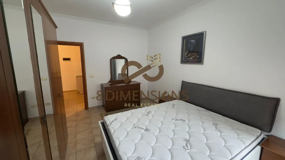 Tirane, jepet me qera apartament 1+1+Ballkon Kati 3, 70 m² 650 € (qender)