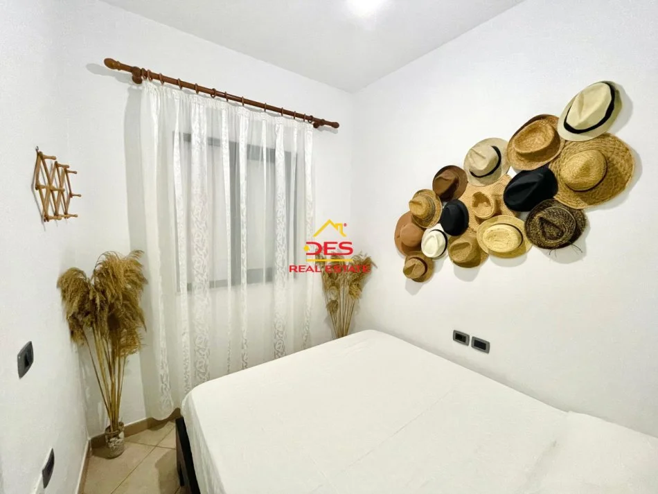 Vlore, jepet me qera apartament 1+1+Ballkon Kati 7, 50 m² 300 € (Rruga Murat Tërbaçi)