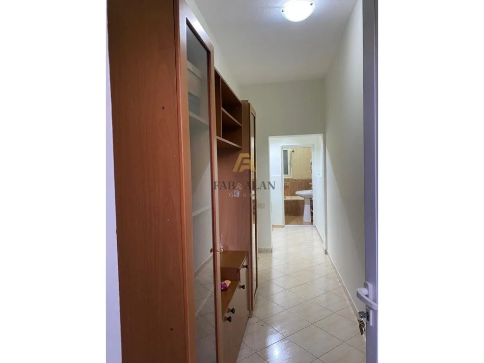Tirane, jepet me qera apartament 1+1 Kati 1, 65 m² 400 € (SPAKU, RRUGA E BURGUT)