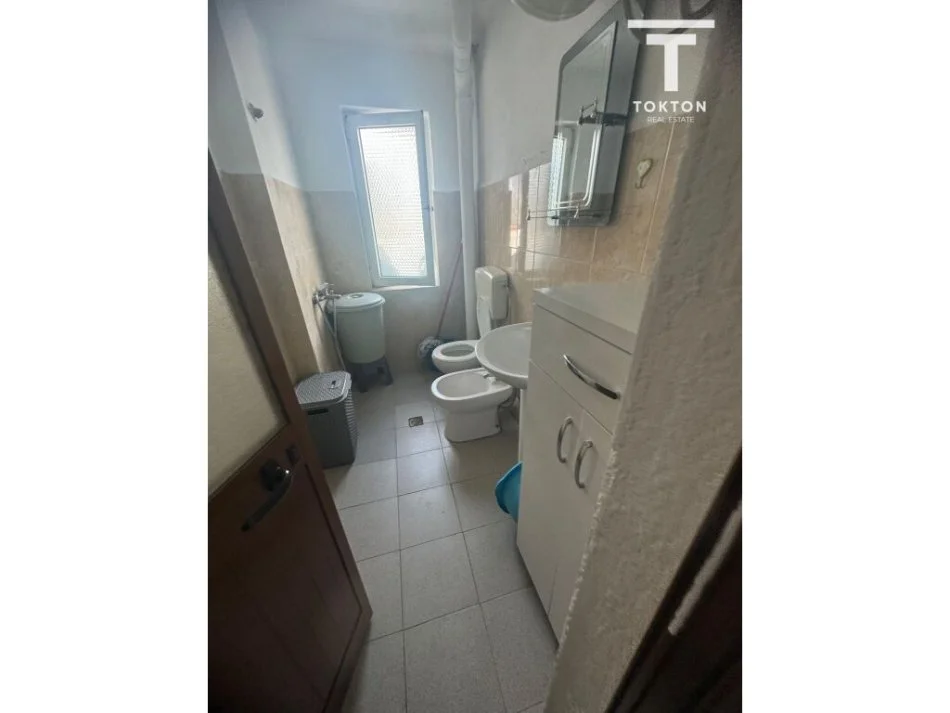 Tirane, jepet me qera apartament 1+1 Kati 4, 55 m² 250 € (Allias) TT1657