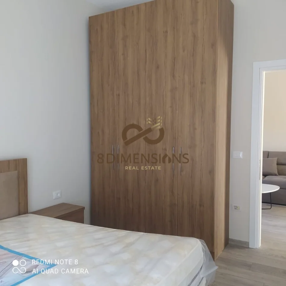 Tirane, jepet me qera apartament 1+1+Ballkon Kati 3, 70 m² 350 € (shkoze)