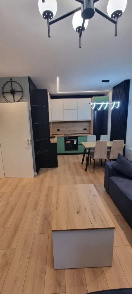 Tirane, jepet me qera apartament 2+1 Kati 4, 70 m² 600 € (Laprake)