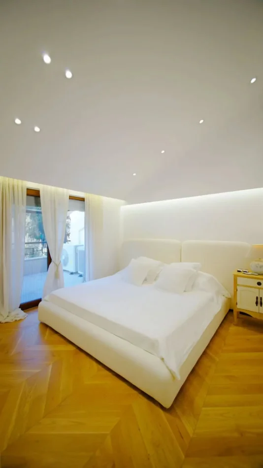 Tirane, shitet apartament duplex 3+1 , (Kopshti Botanik)