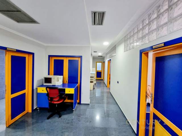 Tirane, shitet ambjent biznesi Kati 2, 650 m² 970.000 Euro (dritan hoxha)