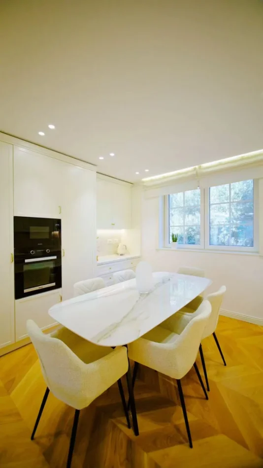 Tirane, shitet apartament duplex 3+1 , (Kopshti Botanik)