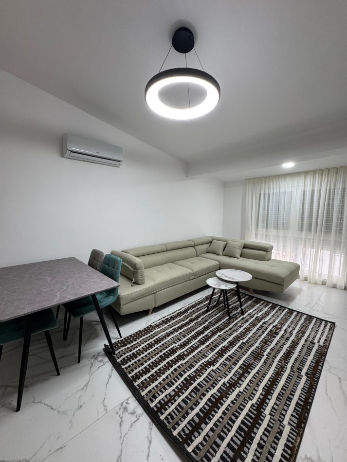 Tirane, jepet me qera apartament 1+1 Kati 3, 65 m² 480 € 