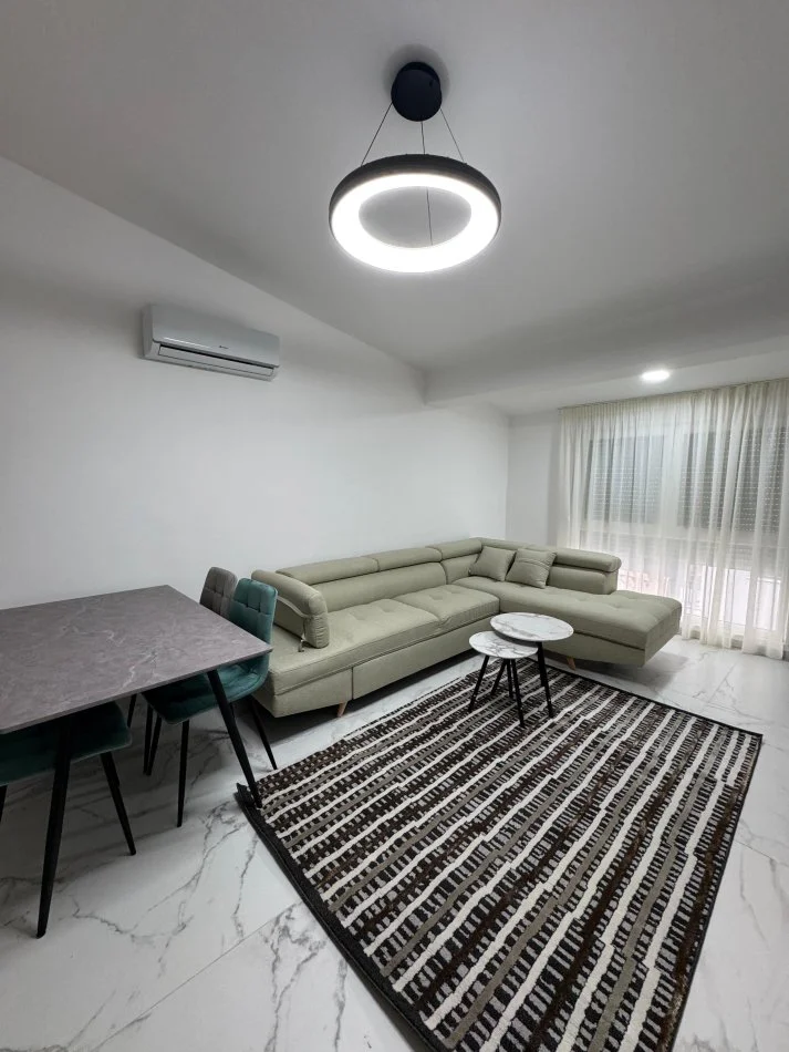 Tirane, jepet me qera apartament 1+1 Kati 3, 65 m² 480 € 