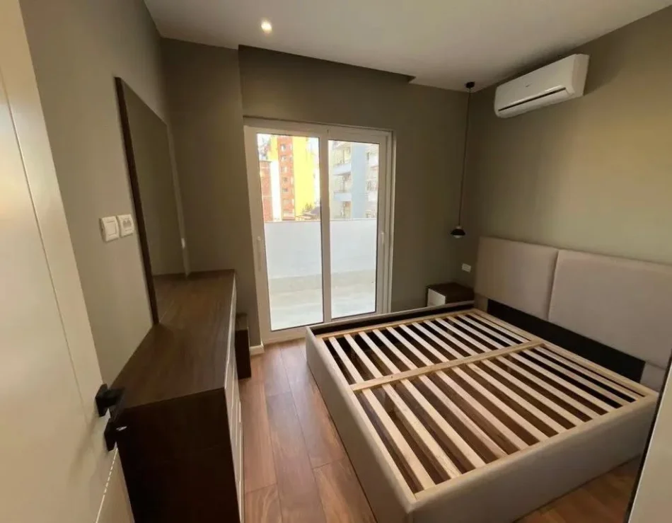 Tirane, shitet apartament 1+1 , 52 m² 150.000 € (mine peza)