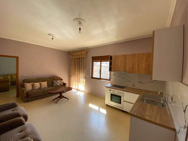 Tirane, jepet me qera Vile 3+1+BLK Kati 2, 130 m² 45.000 Leke (rruga besa)