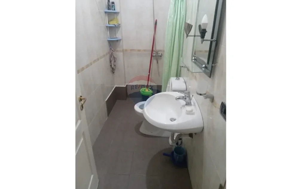 Tirane, jepet me qera apartament 2+1 Kati 5, 700 € (Prokuroria e Rrethit Tirane)