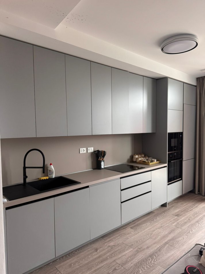 Tirane, jepet me qera apartament 2+1 Kati 9, 125 m² 1.600 € (Lake View)